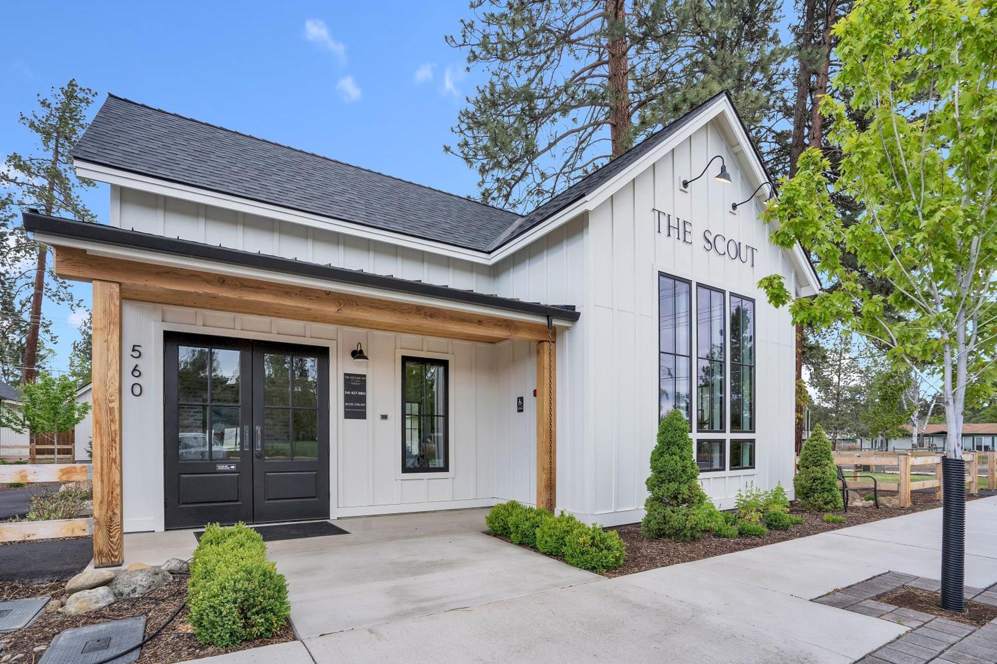 The Scout Boutique Cottages Sisters Exterior photo
