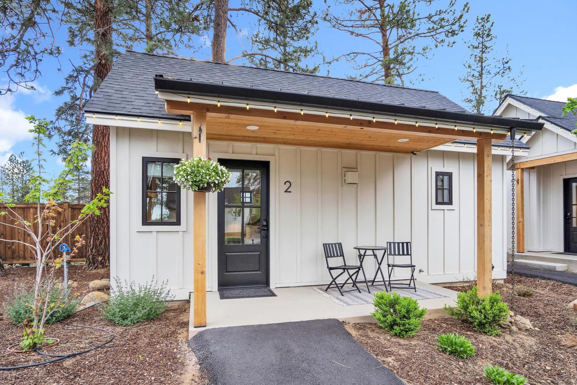The Scout Boutique Cottages Sisters Exterior photo